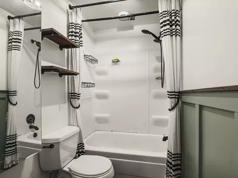 Bath - 312 N Stanton St, Davis, IL 61019 photo 2 of 3