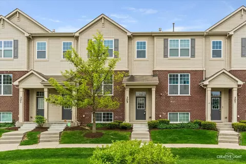 305 Lexington Ln, Rolling Meadows, IL 60008