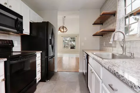 Kitchen - 1401 River Lndg, Normal, IL 61761 photo 2 of 2