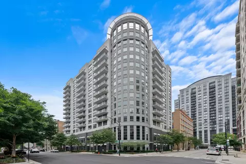 421 W Huron St #809, Chicago, IL 60654