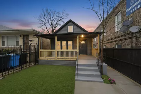 2226 W 51st St, Chicago, IL 60609