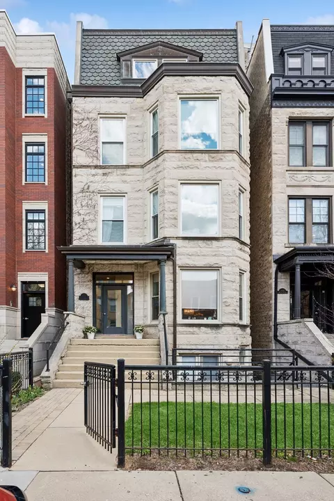 3745 N Wilton Ave #2, Chicago, IL 60613