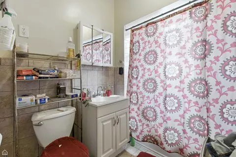 Bath - Undisclosed, Chicago, IL 60651 photo 2 of 3