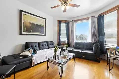 Living - Undisclosed, Chicago, IL 60651 photo 2 of 5