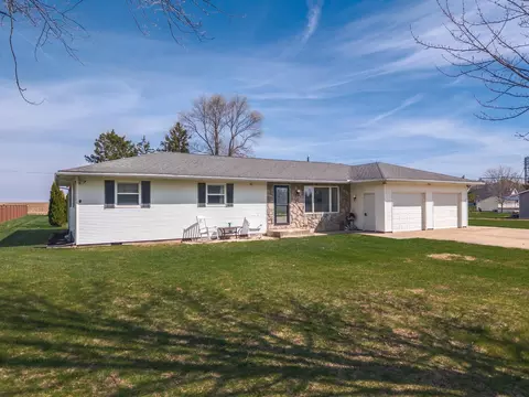 405 W Jeffery St, Cullom, IL 60929
