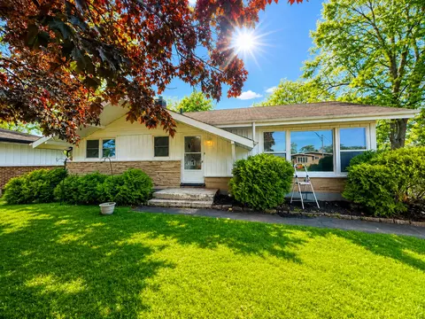 3300 Rugby Ct, Waukegan, IL 60087
