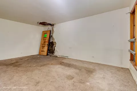 Living - 2313 E 92nd St, Chicago, IL 60617 photo 2 of 4