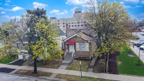 2313 E 92nd St, Chicago, IL 60617