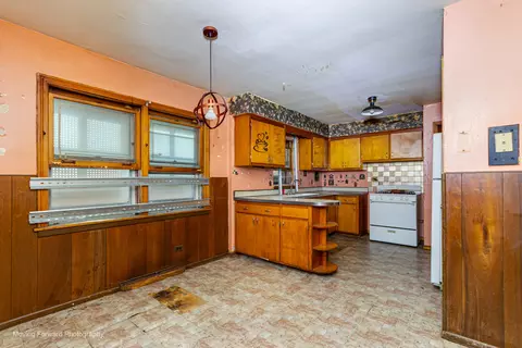 Kitchen - 2313 E 92nd St, Chicago, IL 60617 photo 1 of 2