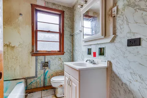 Bath - 2313 E 92nd St, Chicago, IL 60617 photo 2 of 2