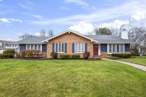1120 Furlong Dr, Libertyville, IL 60048