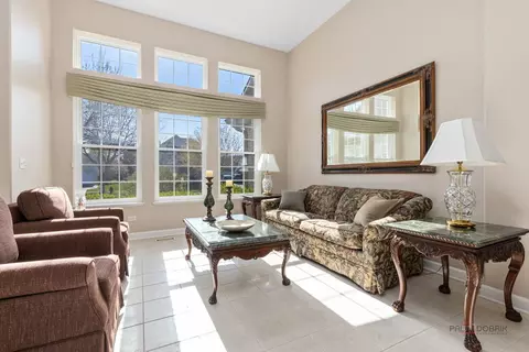 2235 Bellview Ct, Gurnee, IL 60031 photo 4