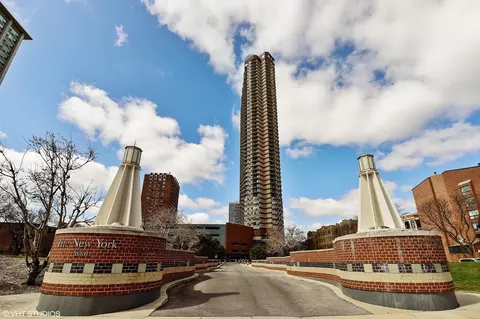 3660 N Lake Shore Dr #1613, Chicago, IL 60613