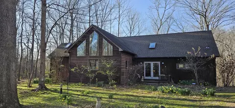 205 May Apple Ln, Carbondale, IL 62903