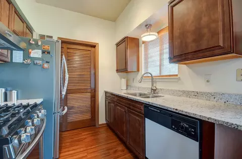 Kitchen - 14005 Danbury Dr, Plainfield, IL 60544 photo 2 of 2