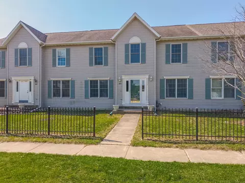 923 E Shelbourne Dr #923, Normal, IL 61761