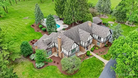 3 Auburn Ln, Barrington Hills, IL 60010