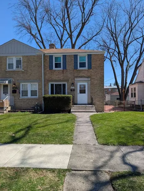 1673 Linden St, Des Plaines, IL 60018