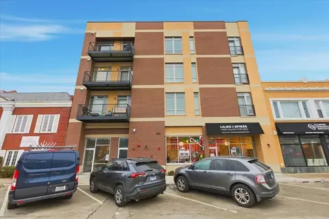 715 South Blvd #301, Oak Park, IL 60302