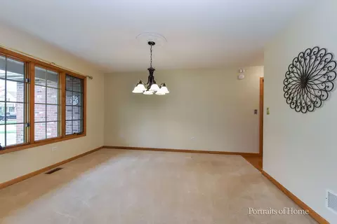 Living - 13364 Wellesley Ct, Plainfield, IL 60585 photo 2 of 4