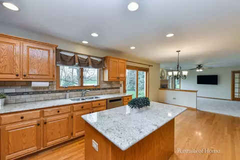 Kitchen - 13364 Wellesley Ct, Plainfield, IL 60585 photo 1 of 4