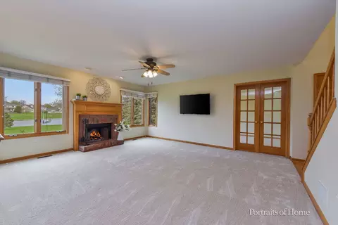 Living - 13364 Wellesley Ct, Plainfield, IL 60585 photo 3 of 4