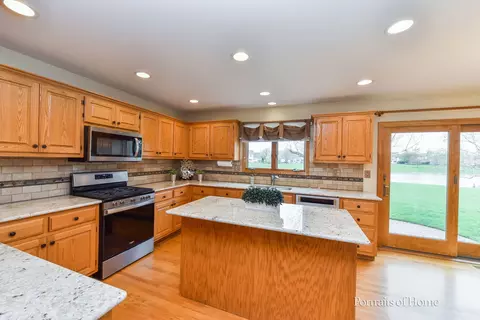Kitchen - 13364 Wellesley Ct, Plainfield, IL 60585 photo 2 of 4