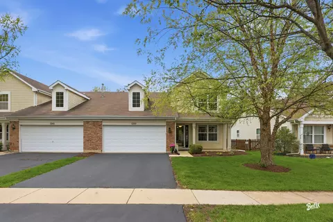 1250 Promontory Dr, Pingree Grove, IL 60140