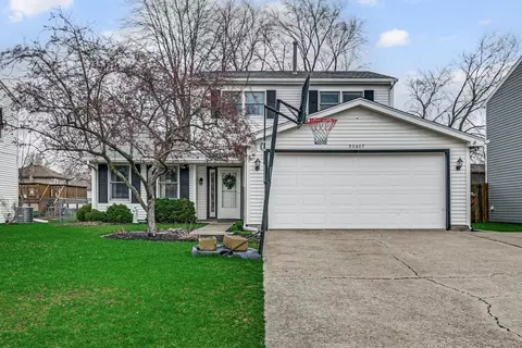 20607 S Acorn Ridge Dr, Frankfort, IL 60423