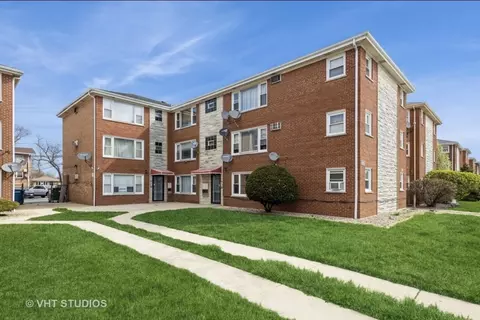 6952 W 65th St #2B, Chicago, IL 60638
