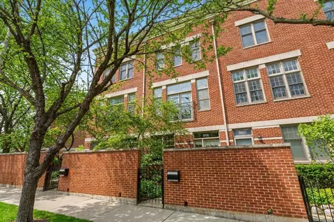 844 N Ogden Ave, Chicago, IL 60642