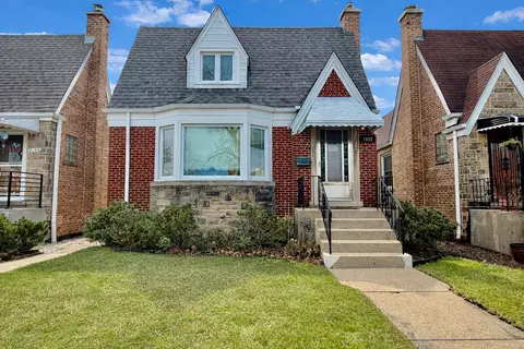 7037 W Henderson St, Chicago, IL 60634
