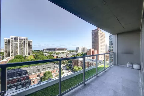 Exterior - 100 E 14th St #903, Chicago, IL 60605 photo 1 of 3