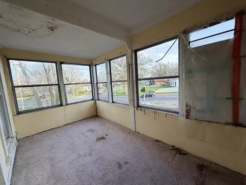 Exterior - 101 5th St, Carmi, IL 62821 photo 2 of 7