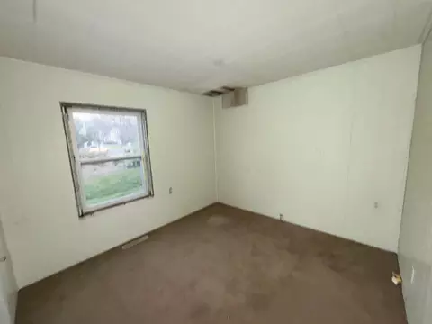 Bedroom - 101 5th St, Carmi, IL 62821 photo 4 of 5