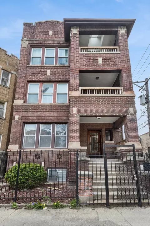 7914 S Champlain Ave, Chicago, IL 60619