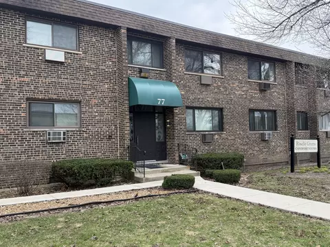 77 W Central Ave #108, Roselle, IL 60172