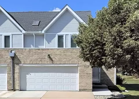 9400 Lindsay St, Orland Hills, IL 60487