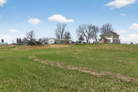 Exterior - 78 E 1180th St, Altona, IL 61414 photo 6 of 14