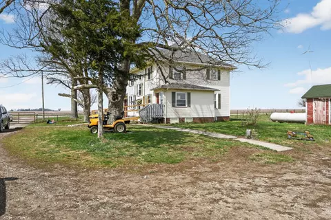 Exterior - 78 E 1180th St, Altona, IL 61414 photo 9 of 14