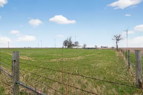 Exterior - 78 E 1180th St, Altona, IL 61414 photo 10 of 14