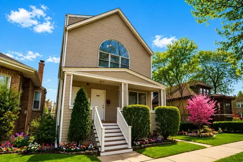 5707 N Rockwell St, Chicago, IL 60659