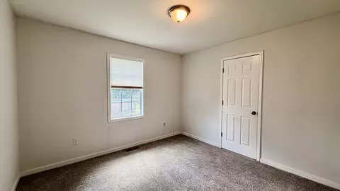 Bedroom - 39 Ridge Rd, Centralia, IL 62801 photo 2 of 3