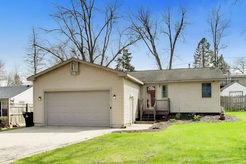 8507 Acorn Path, Wonder Lake, IL 60097