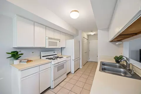 Kitchen - 620 Beaver Ct, Naperville, IL 60563 photo 1 of 3