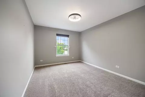 Bedroom - 620 Beaver Ct, Naperville, IL 60563 photo 2 of 2