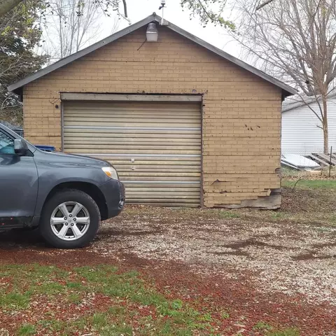 Exterior - 1804 17 St, Viola, IL 61486 photo 2 of 2