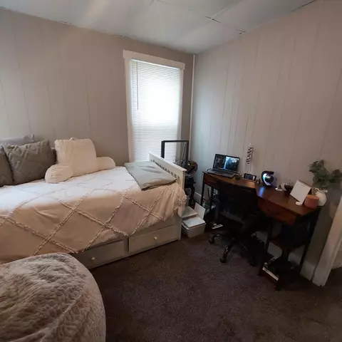 Bedroom - 1804 17 St, Viola, IL 61486 photo 2 of 4