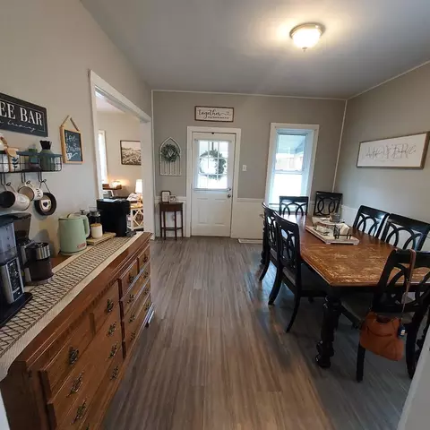 Dining - 1804 17 St, Viola, IL 61486 photo 2 of 3