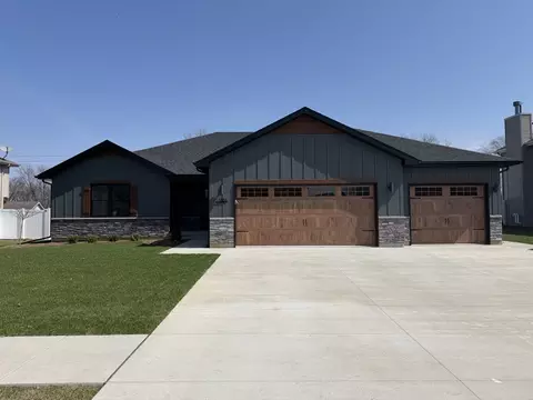 1356 Eagle Bluff Dr, Bourbonnais, IL 60914
